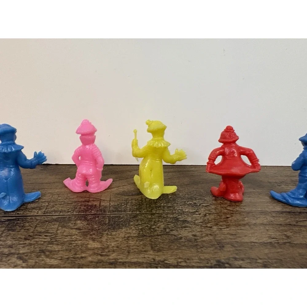 Lot of Vintage Colorful 1.5